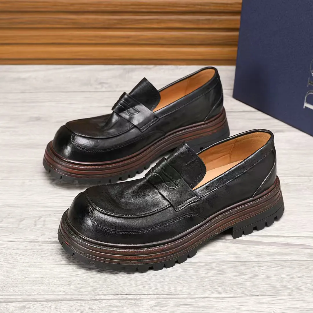 Factory price 540 🕷️🕷️[Dior] Dior's new men's shoes are launched in Hong Kong counters. Official website 1:1 production. Original Italian patented cowhide + water-dyed 🐂 leather lining. Designed by European and American masters. Goodyear craftsmanship, washed cowhide, perfect shape to create counter quality, solid color rubber wear-resistant outsole and classic dazzling toe! Super versatile and very comfortable. High-end without losing taste, fashionable and novel! ! Absolute focus! Colors optional, code number 38-44 (45 customized)